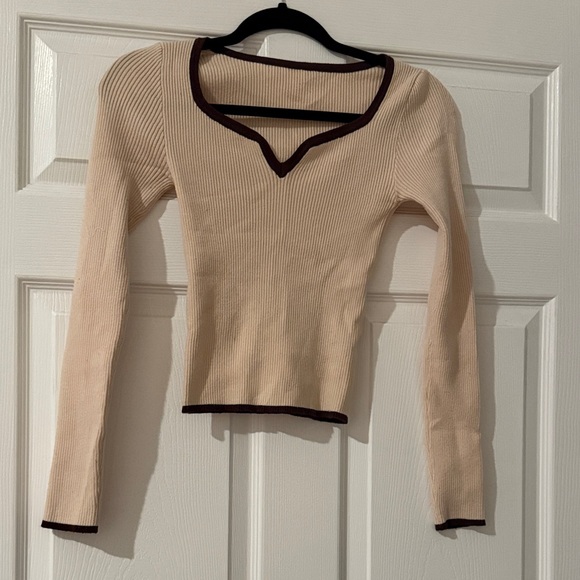 SHEIN Cream Ribbed Long Sleeve Top with Black Trim - Picture 4 of 4